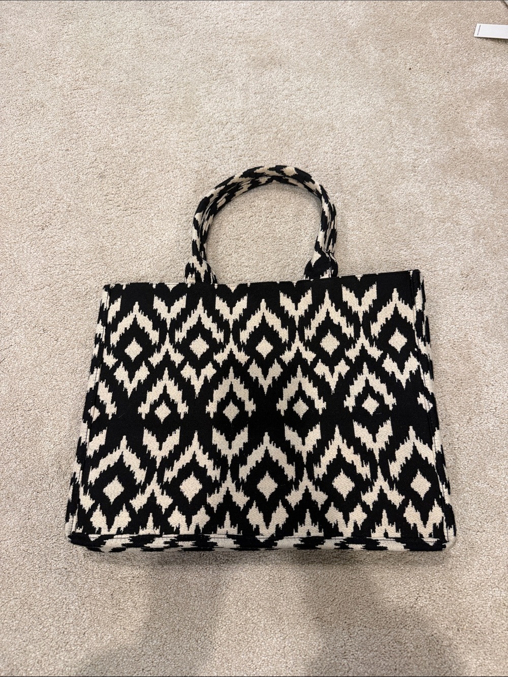 H&M Black and Cream Patterned Tote Bag - Stylish Everyday Carry
